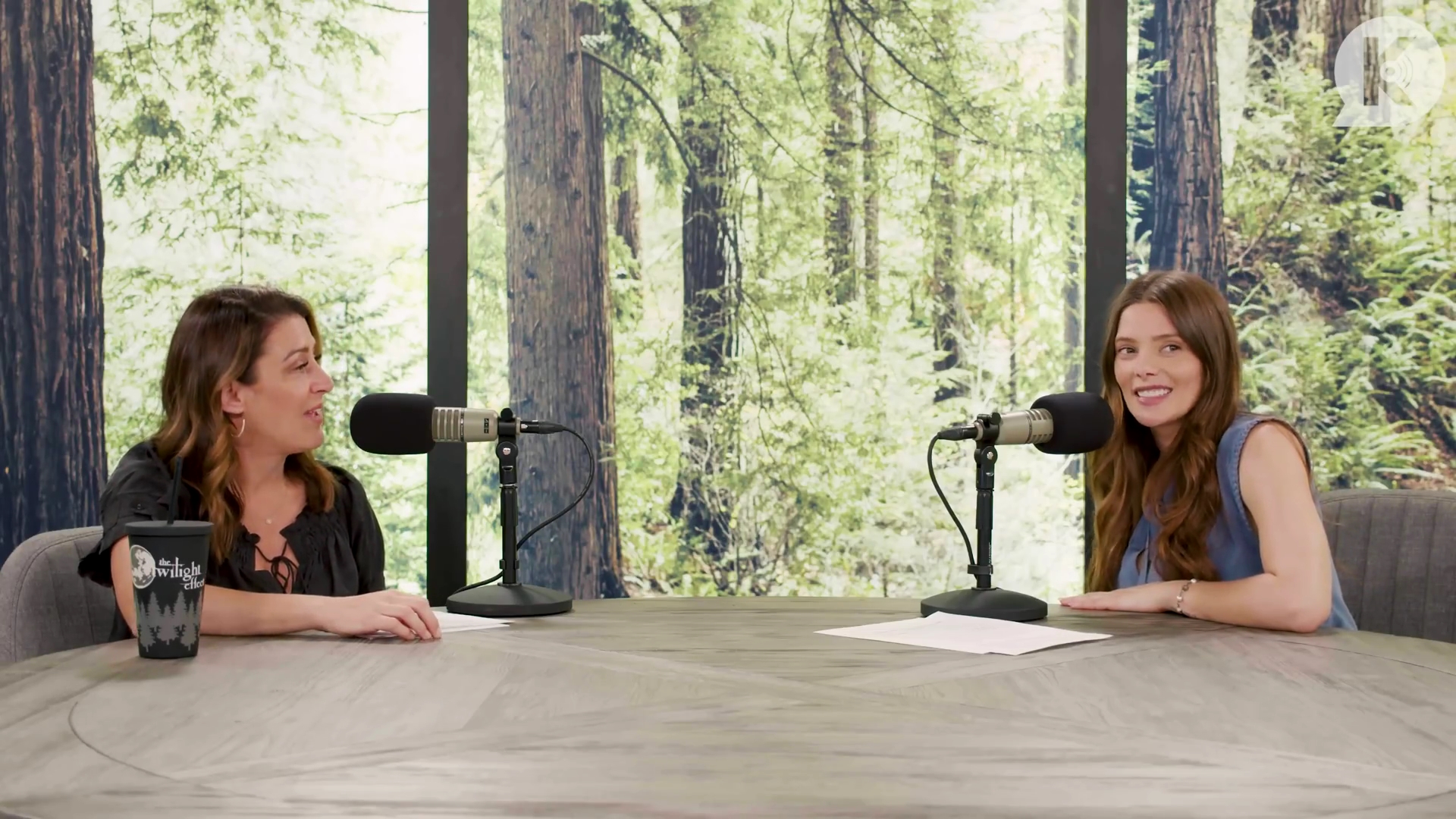 Ashley-Greene-dot-nl_TheTwilightEffect-BreakingDawnPart1RewatchPart2of3-2549.jpg Ashley-Greene-dot-nl_TheTwilightEffect-BreakingDawnPart1RewatchPart2of3-2549.jpg