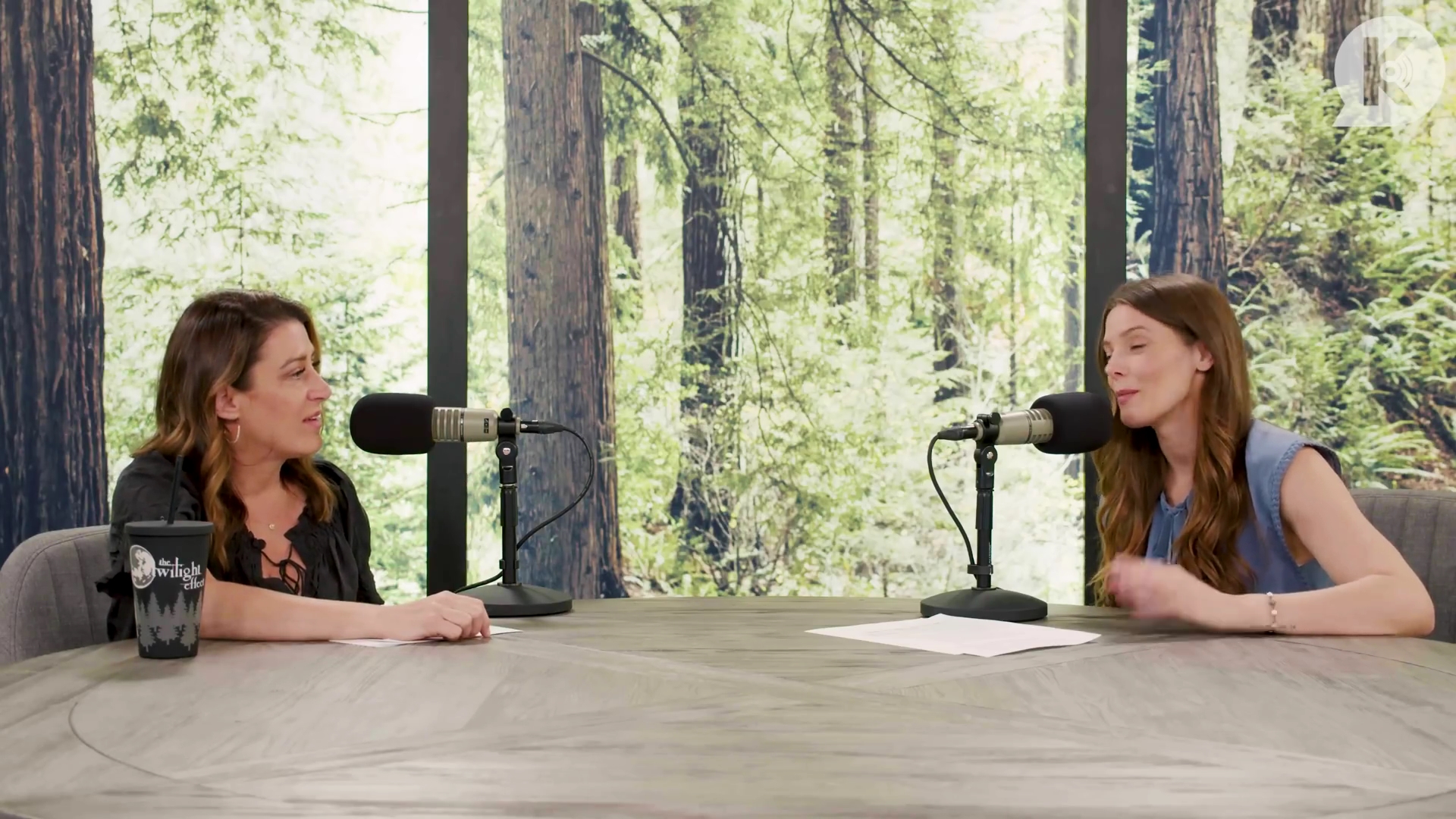 Ashley-Greene-dot-nl_TheTwilightEffect-BreakingDawnPart1RewatchPart2of3-2674.jpg Ashley-Greene-dot-nl_TheTwilightEffect-BreakingDawnPart1RewatchPart2of3-2674.jpg