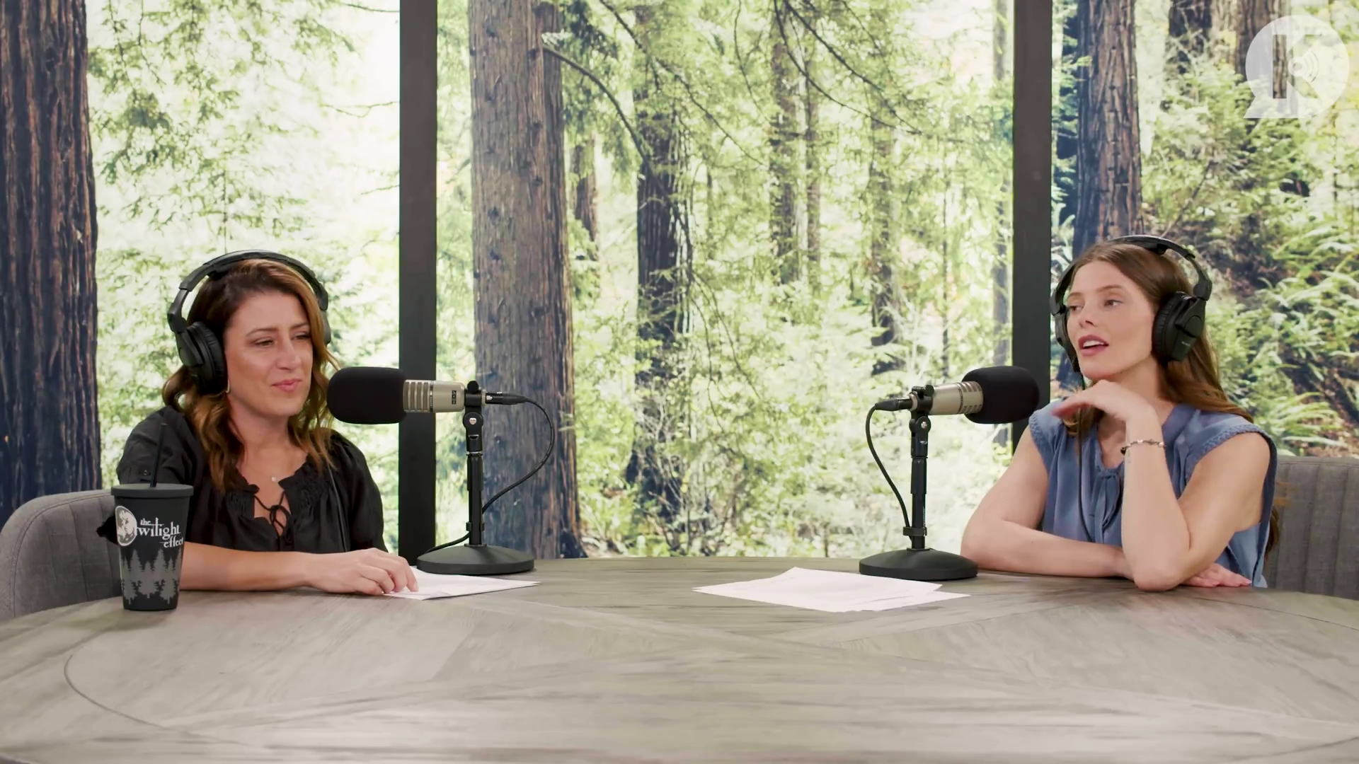 Ashley-Greene-dot-nl_TheTwilightEffect-BreakingDawnPart1RewatchPart2of3-2791.jpg Ashley-Greene-dot-nl_TheTwilightEffect-BreakingDawnPart1RewatchPart2of3-2791.jpg