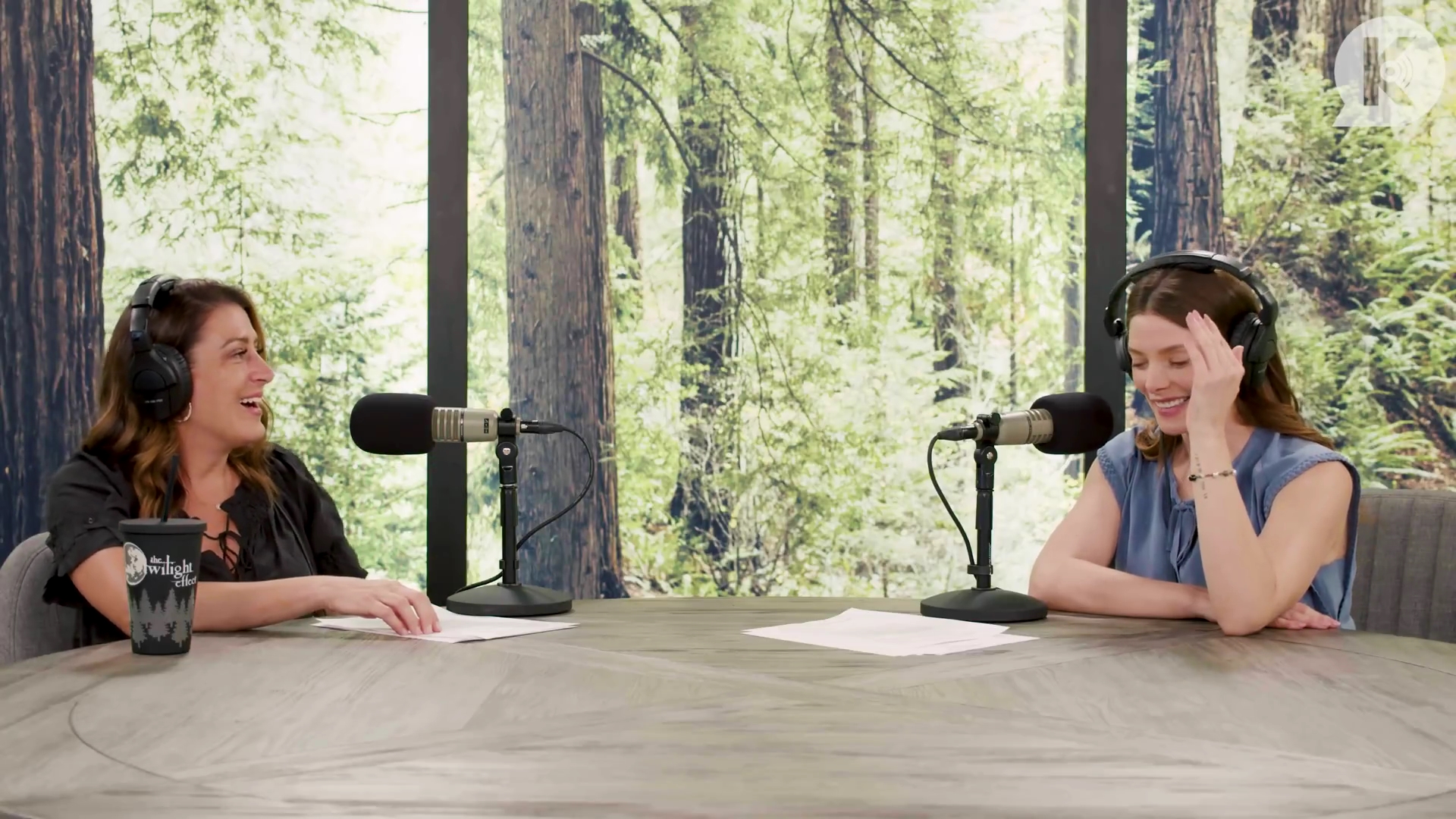 Ashley-Greene-dot-nl_TheTwilightEffect-BreakingDawnPart1RewatchPart2of3-2795.jpg Ashley-Greene-dot-nl_TheTwilightEffect-BreakingDawnPart1RewatchPart2of3-2795.jpg