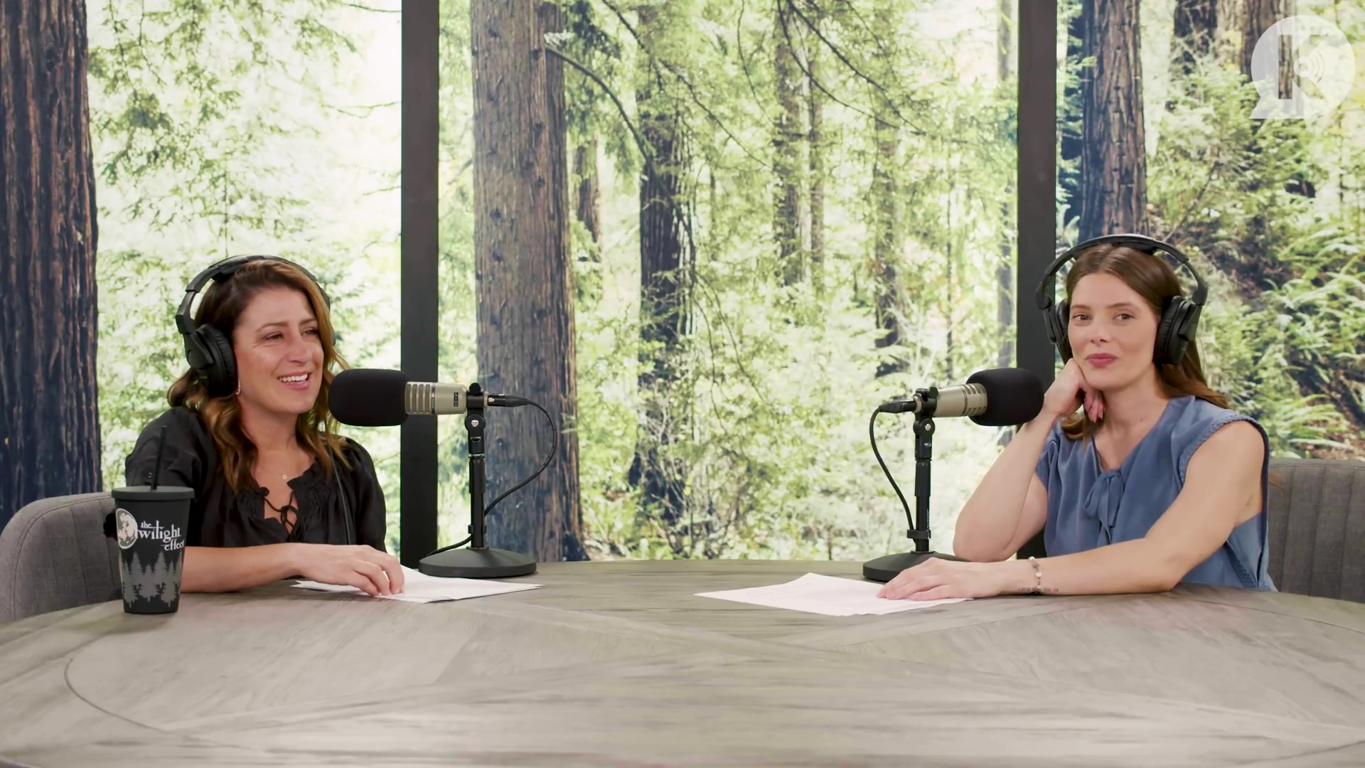 Ashley-Greene-dot-nl_TheTwilightEffect-BreakingDawnPart1RewatchPart2of3-2820.jpg Ashley-Greene-dot-nl_TheTwilightEffect-BreakingDawnPart1RewatchPart2of3-2820.jpg