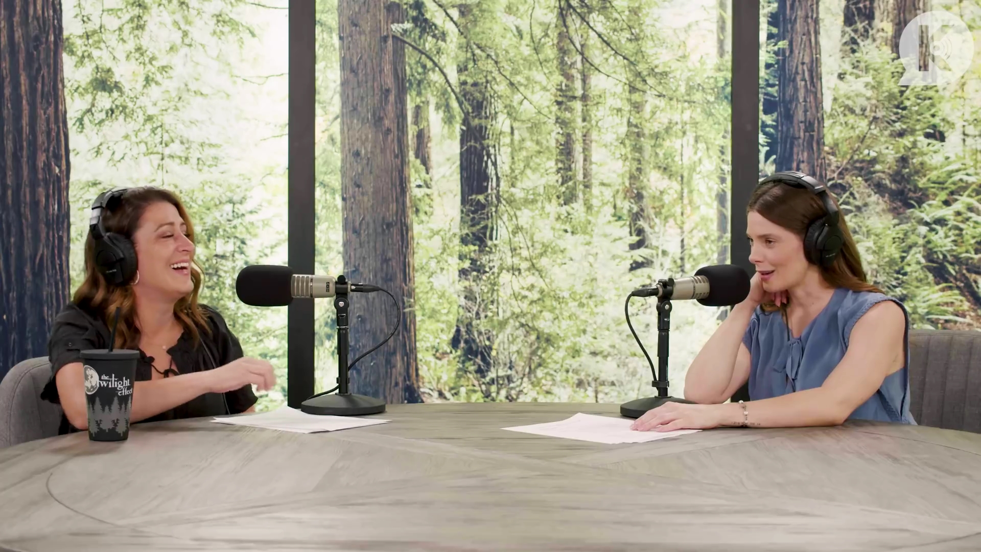 Ashley-Greene-dot-nl_TheTwilightEffect-BreakingDawnPart1RewatchPart2of3-2829.jpg Ashley-Greene-dot-nl_TheTwilightEffect-BreakingDawnPart1RewatchPart2of3-2829.jpg