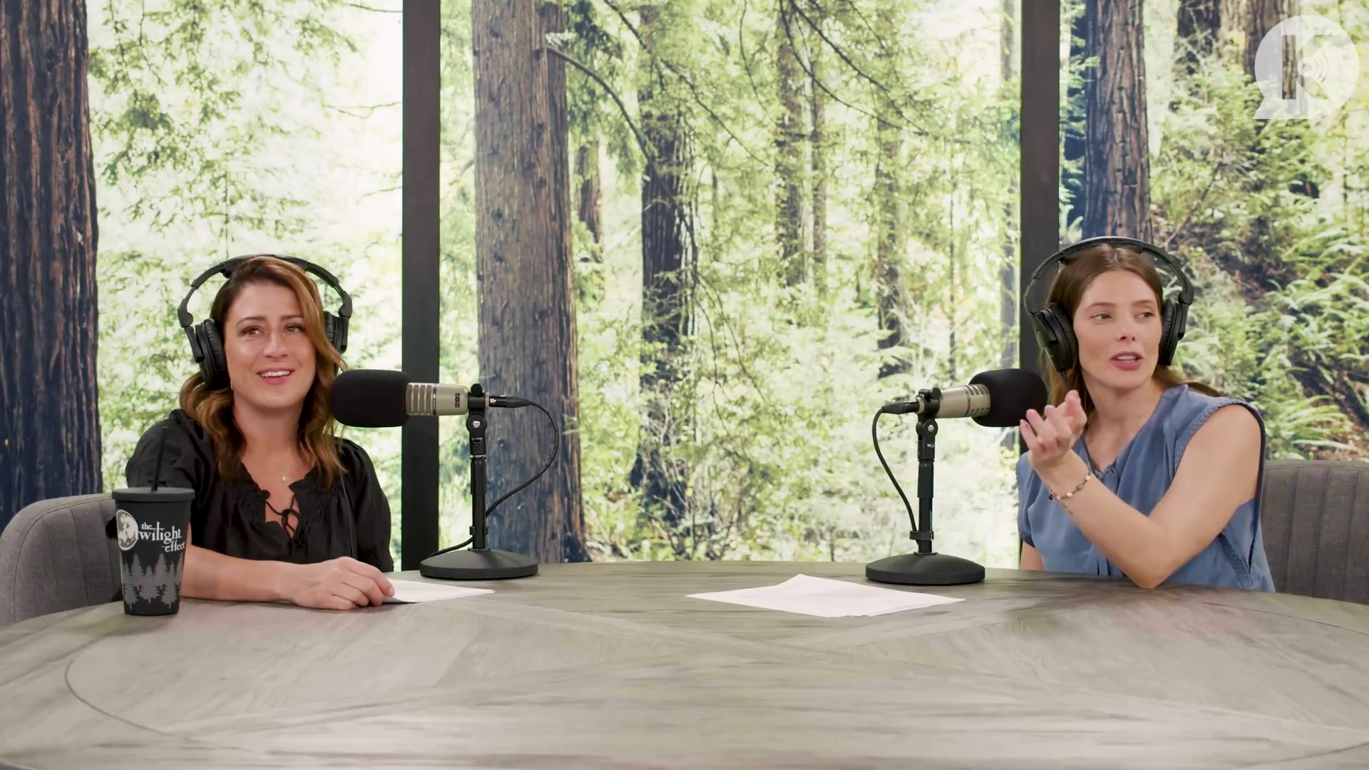 Ashley-Greene-dot-nl_TheTwilightEffect-BreakingDawnPart1RewatchPart2of3-2890.jpg Ashley-Greene-dot-nl_TheTwilightEffect-BreakingDawnPart1RewatchPart2of3-2890.jpg