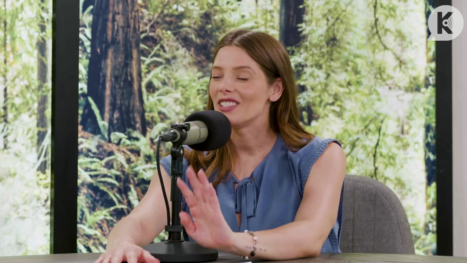 Ashley-Greene-dot-nl_TheTwilightEffect-BreakingDawnPart1RewatchPart2of3-3021.jpg Ashley-Greene-dot-nl_TheTwilightEffect-BreakingDawnPart1RewatchPart2of3-3021.jpg