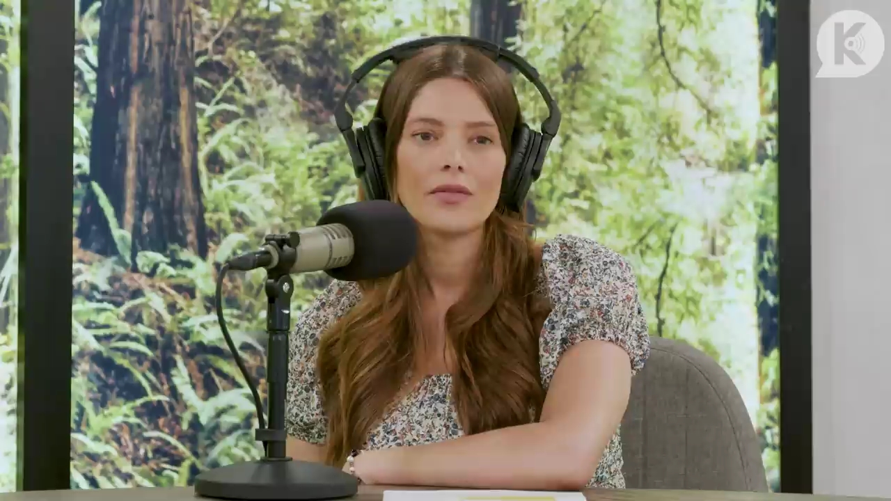 Ashley-Greene-dot-nl_TheTwilightEffect-BreakingDawnPart1RewatchPart3of3-0503.jpg