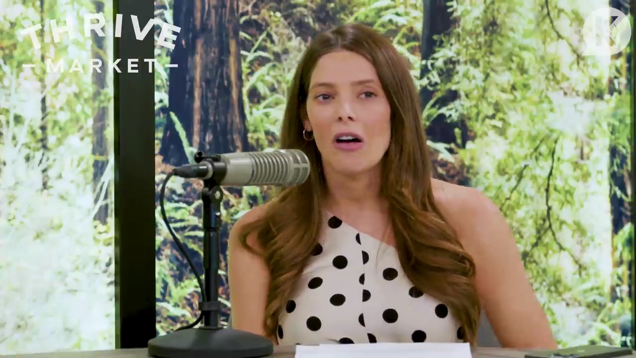 Ashley-Greene-dot-nl_TheTwilightEffect-BreakingDawnPart1RewatchPart3of3-0538.jpg