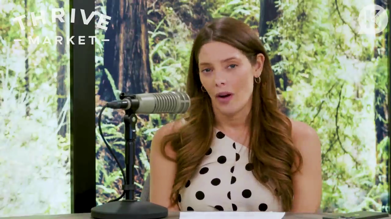 Ashley-Greene-dot-nl_TheTwilightEffect-BreakingDawnPart1RewatchPart3of3-0554.jpg