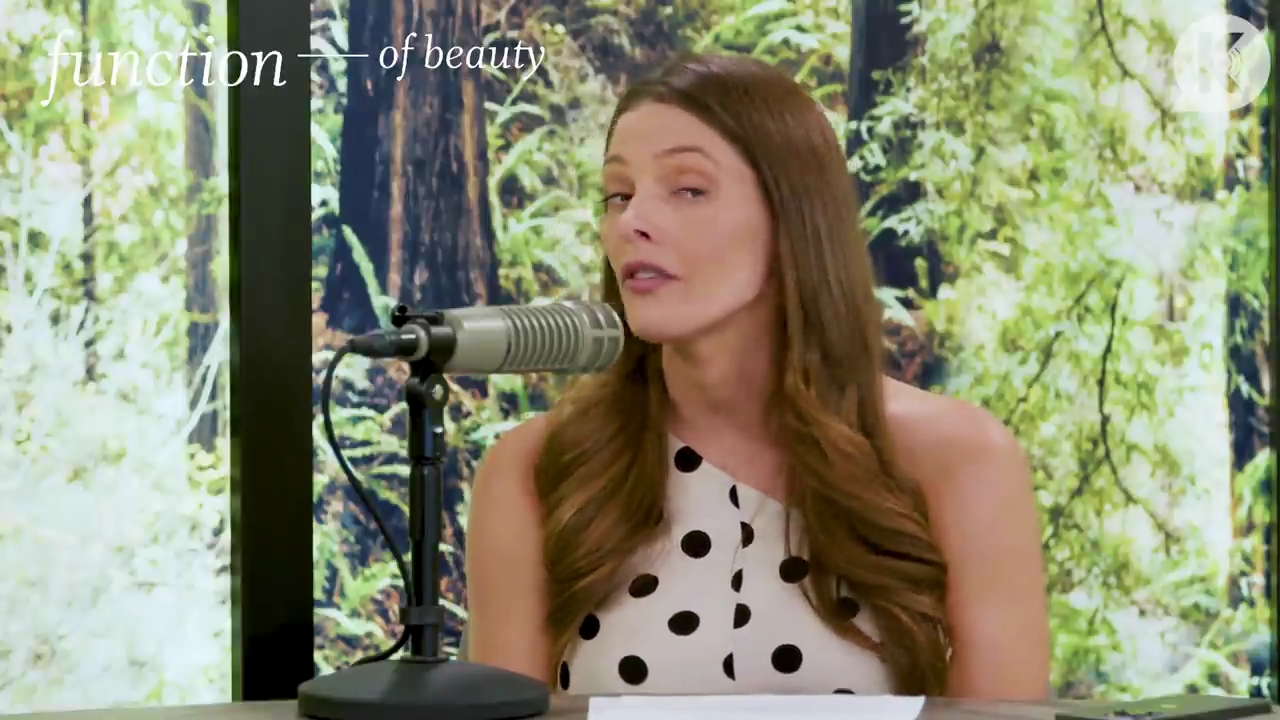 Ashley-Greene-dot-nl_TheTwilightEffect-BreakingDawnPart1RewatchPart3of3-0714.jpg