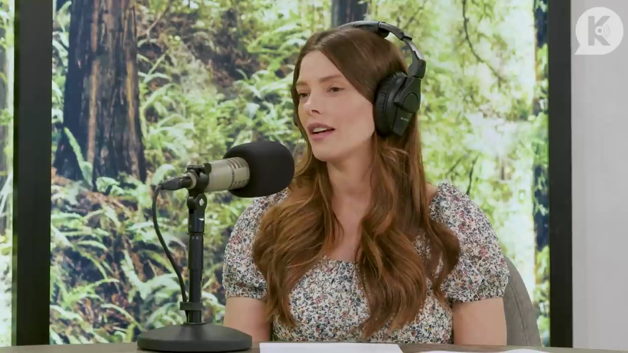 Ashley-Greene-dot-nl_TheTwilightEffect-BreakingDawnPart1RewatchPart3of3-1600.jpg