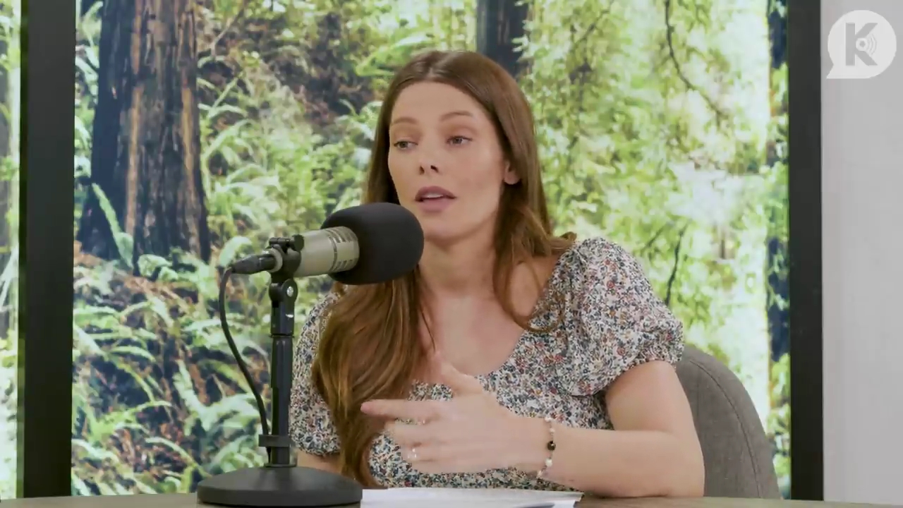 Ashley-Greene-dot-nl_TheTwilightEffect-BreakingDawnPart1RewatchPart3of3-1983.jpg Ashley-Greene-dot-nl_TheTwilightEffect-BreakingDawnPart1RewatchPart3of3-1983.jpg