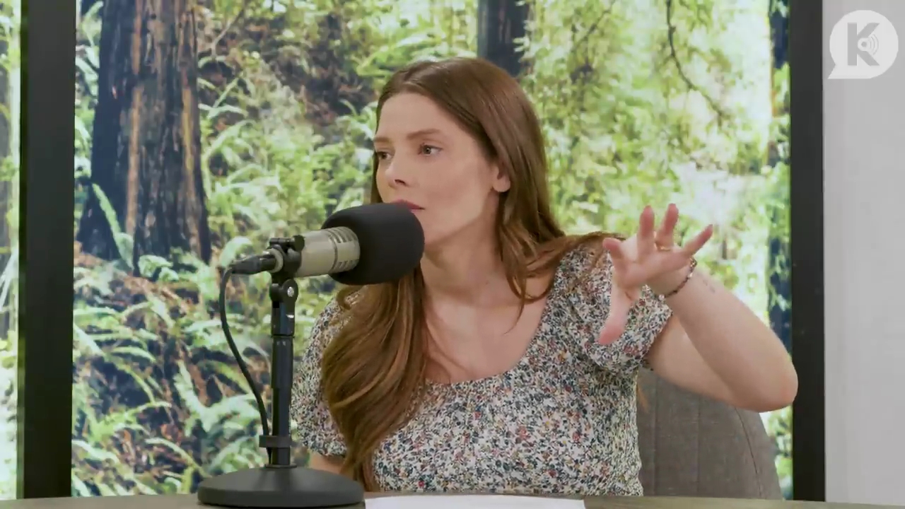 Ashley-Greene-dot-nl_TheTwilightEffect-BreakingDawnPart1RewatchPart3of3-3111.jpg