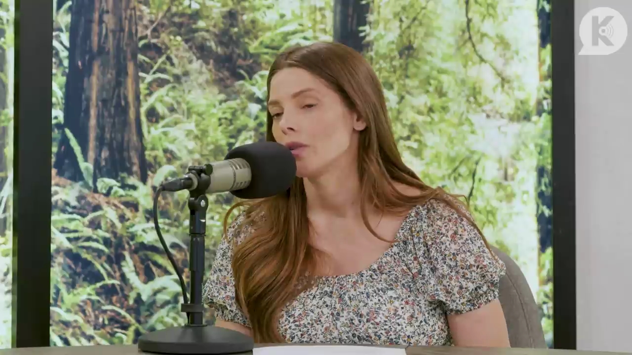 Ashley-Greene-dot-nl_TheTwilightEffect-BreakingDawnPart1RewatchPart3of3-3270.jpg
