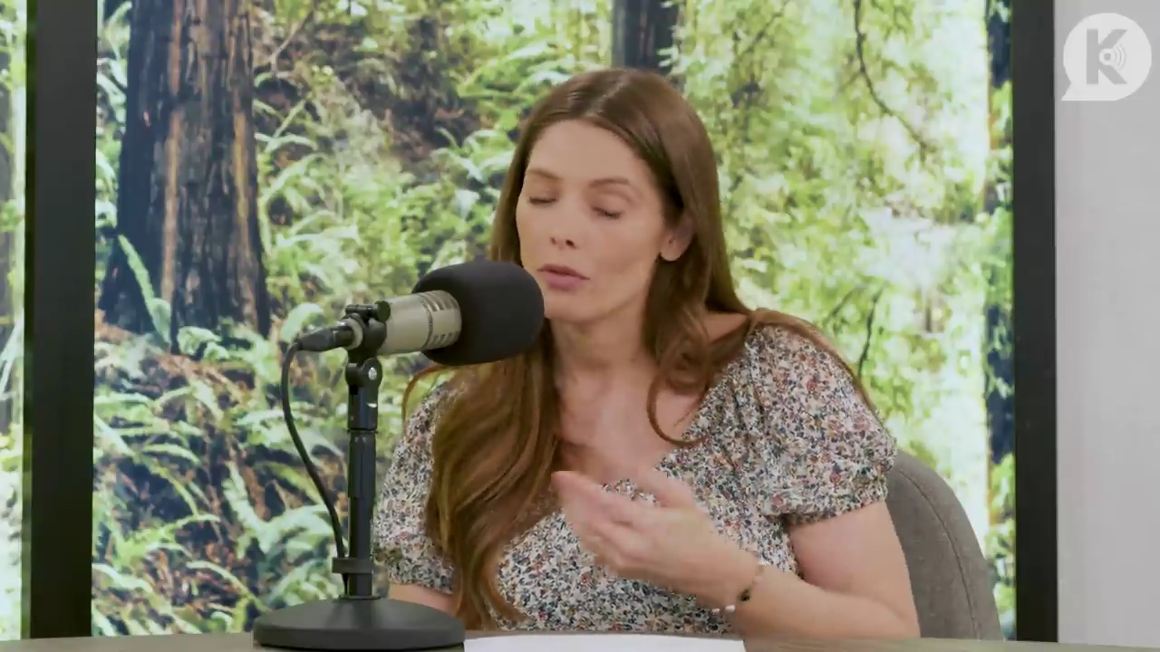 Ashley-Greene-dot-nl_TheTwilightEffect-BreakingDawnPart1RewatchPart3of3-3272.jpg