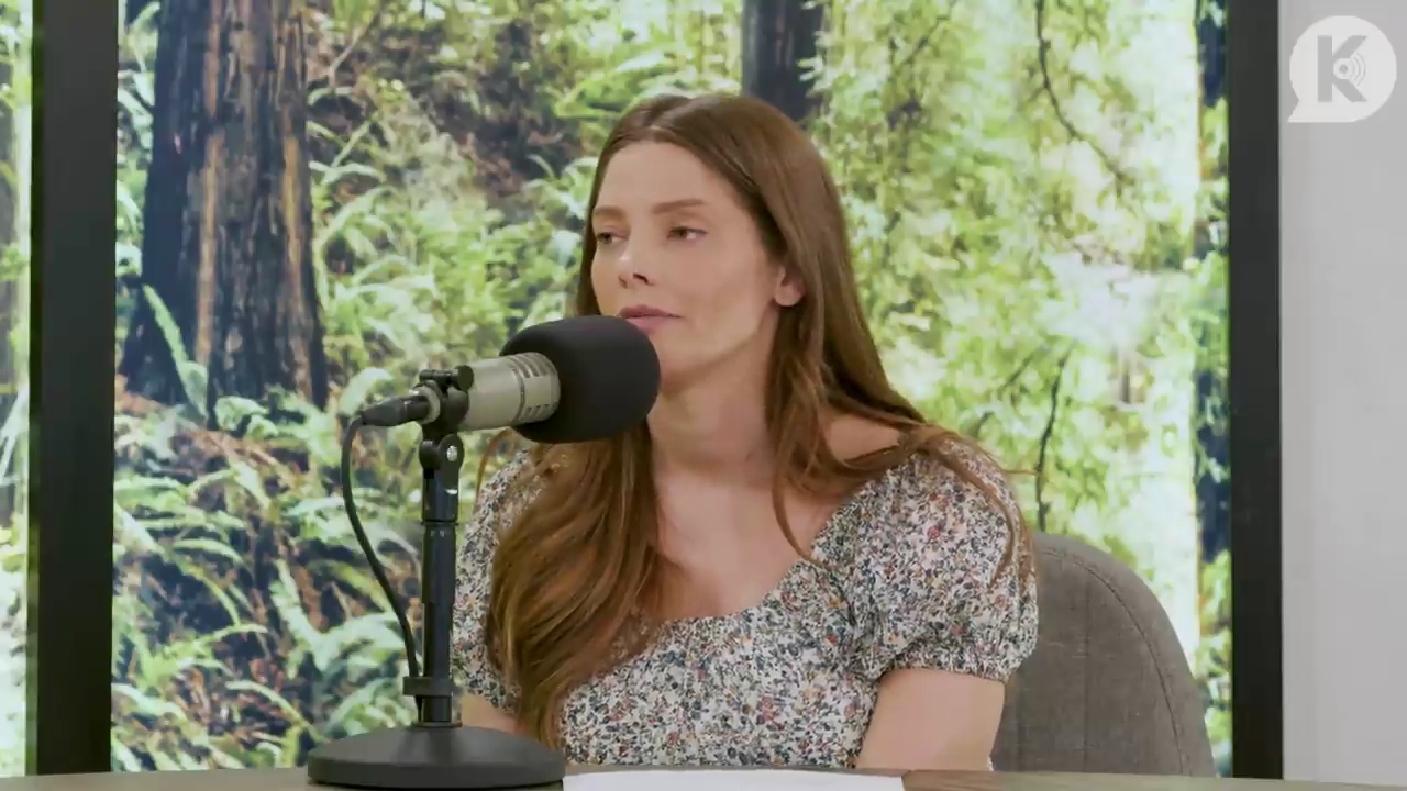 Ashley-Greene-dot-nl_TheTwilightEffect-BreakingDawnPart1RewatchPart3of3-3294.jpg