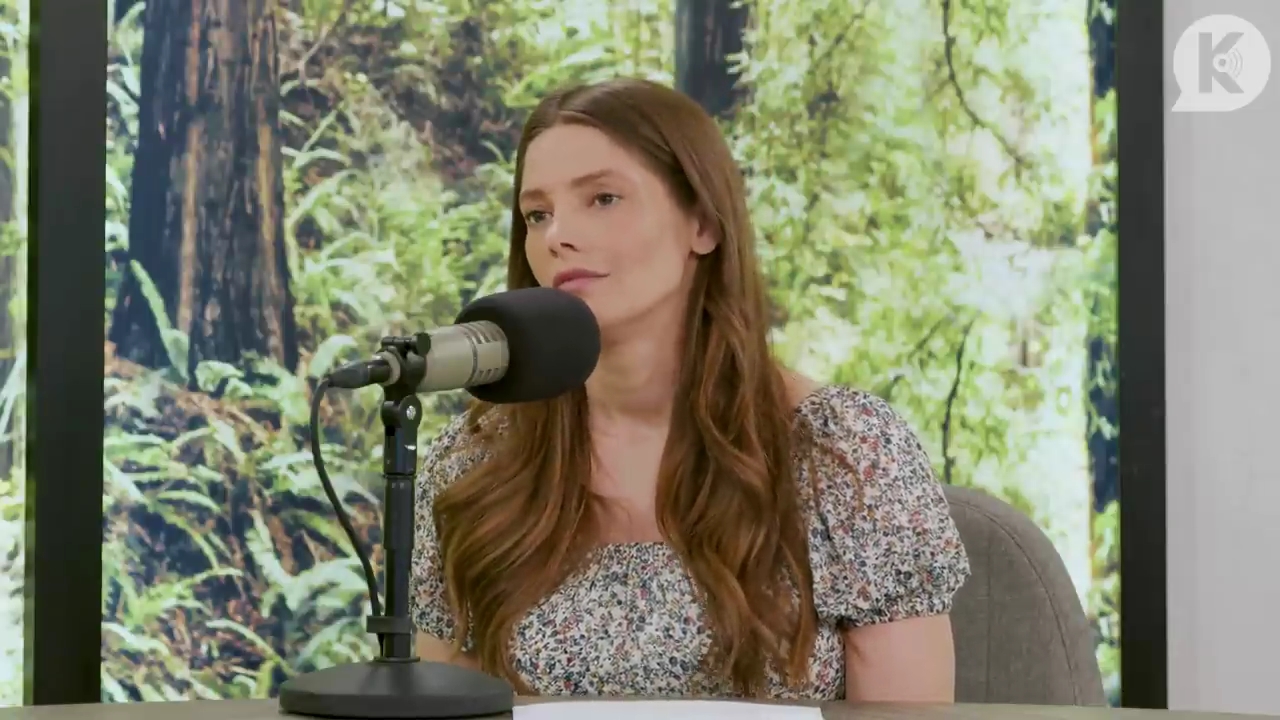 Ashley-Greene-dot-nl_TheTwilightEffect-BreakingDawnPart1RewatchPart3of3-3421.jpg