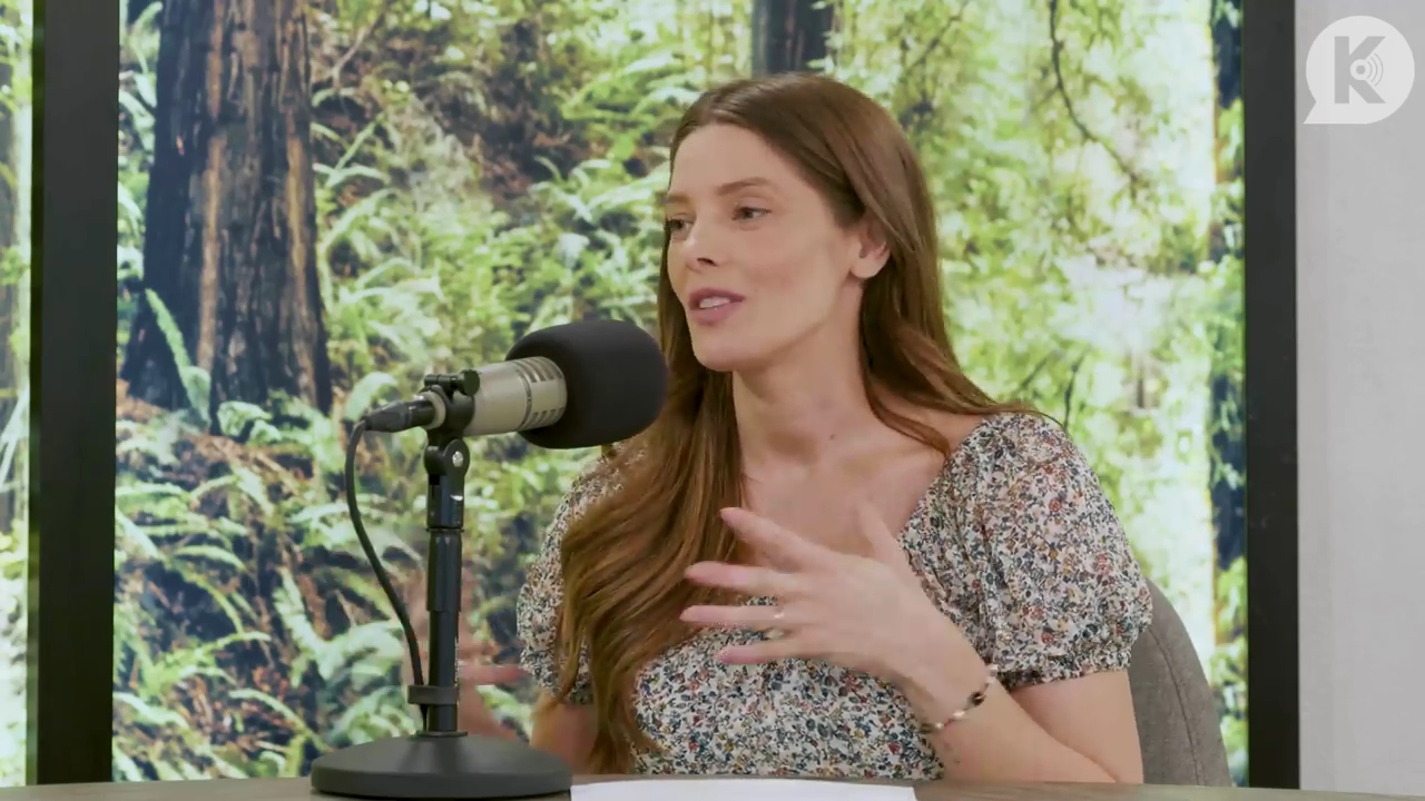 Ashley-Greene-dot-nl_TheTwilightEffect-BreakingDawnPart1RewatchPart3of3-3474.jpg