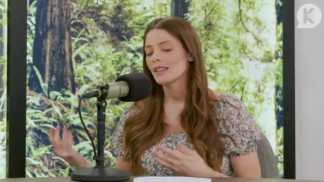 Ashley-Greene-dot-nl_TheTwilightEffect-BreakingDawnPart1RewatchPart3of3-3538.jpg