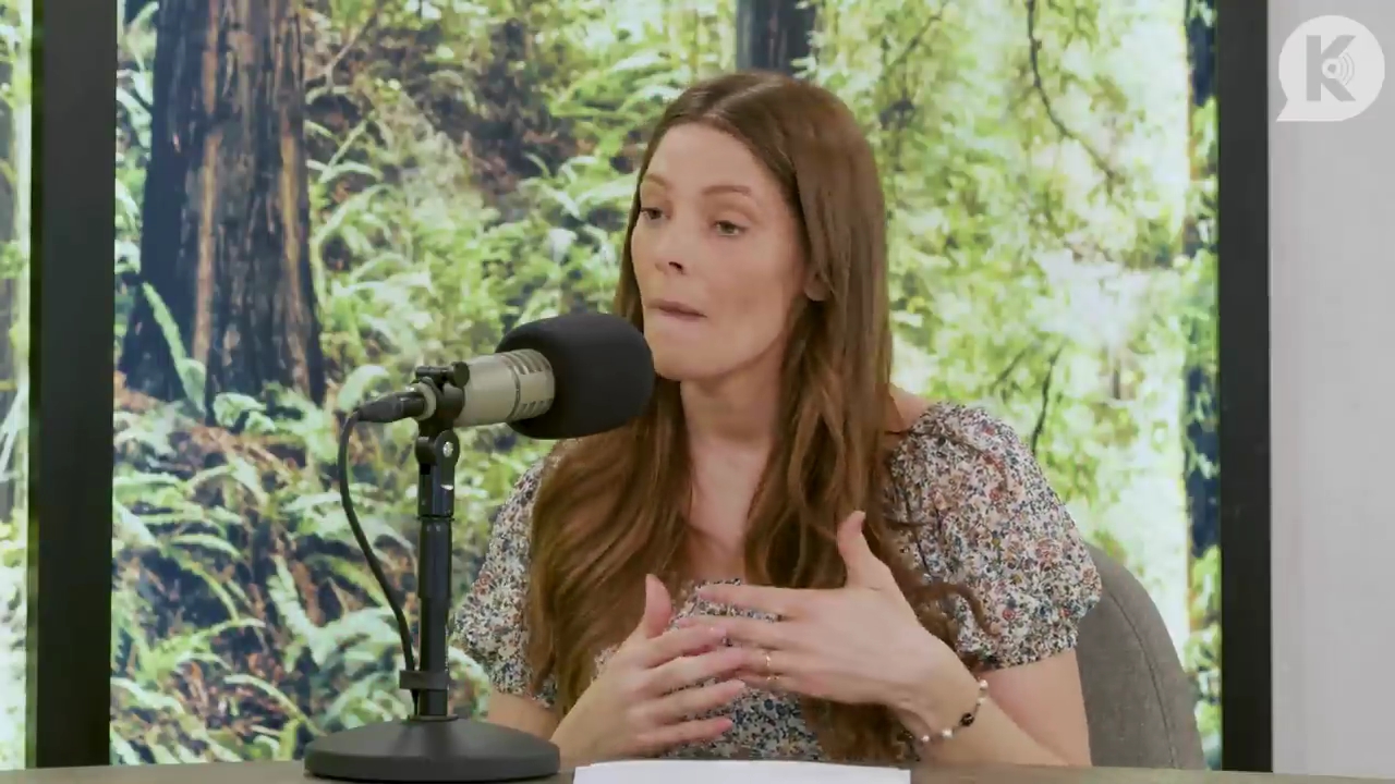 Ashley-Greene-dot-nl_TheTwilightEffect-BreakingDawnPart1RewatchPart3of3-3541.jpg