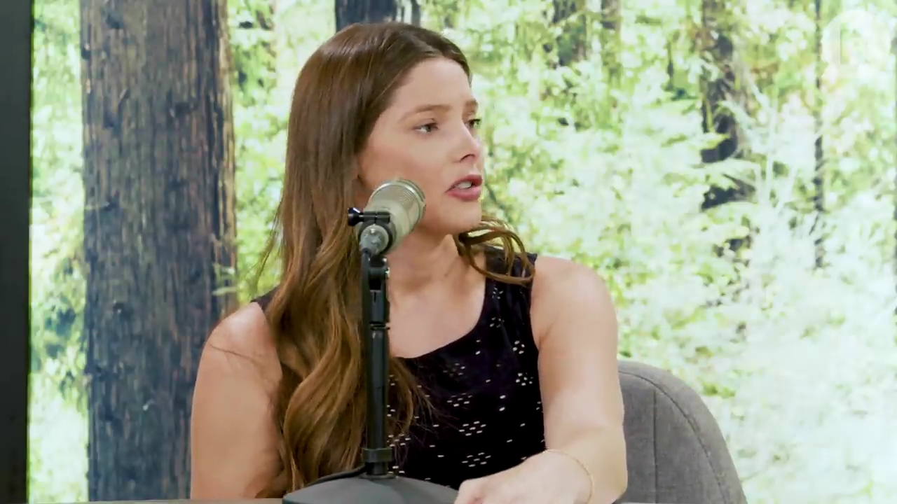 Ashley-Greene-dot-nl_TheTwilightEffect-JuliaJones0396.jpg