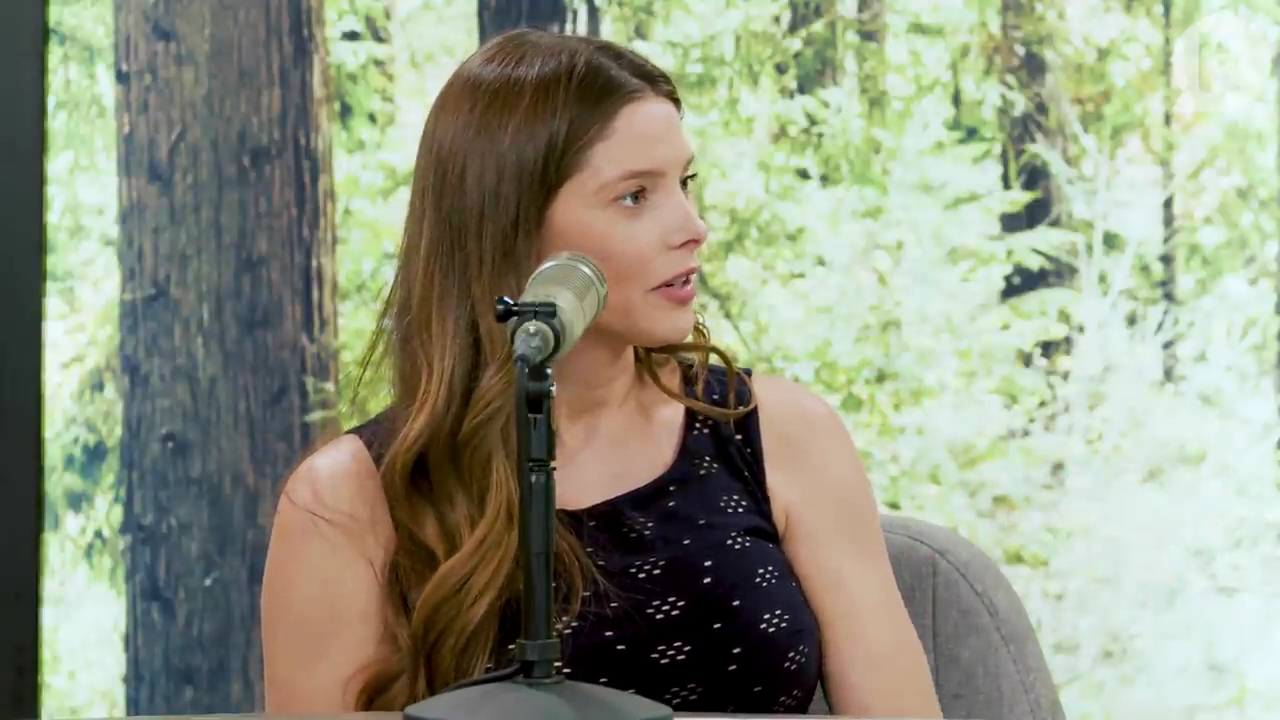 Ashley-Greene-dot-nl_TheTwilightEffect-JuliaJones0409.jpg