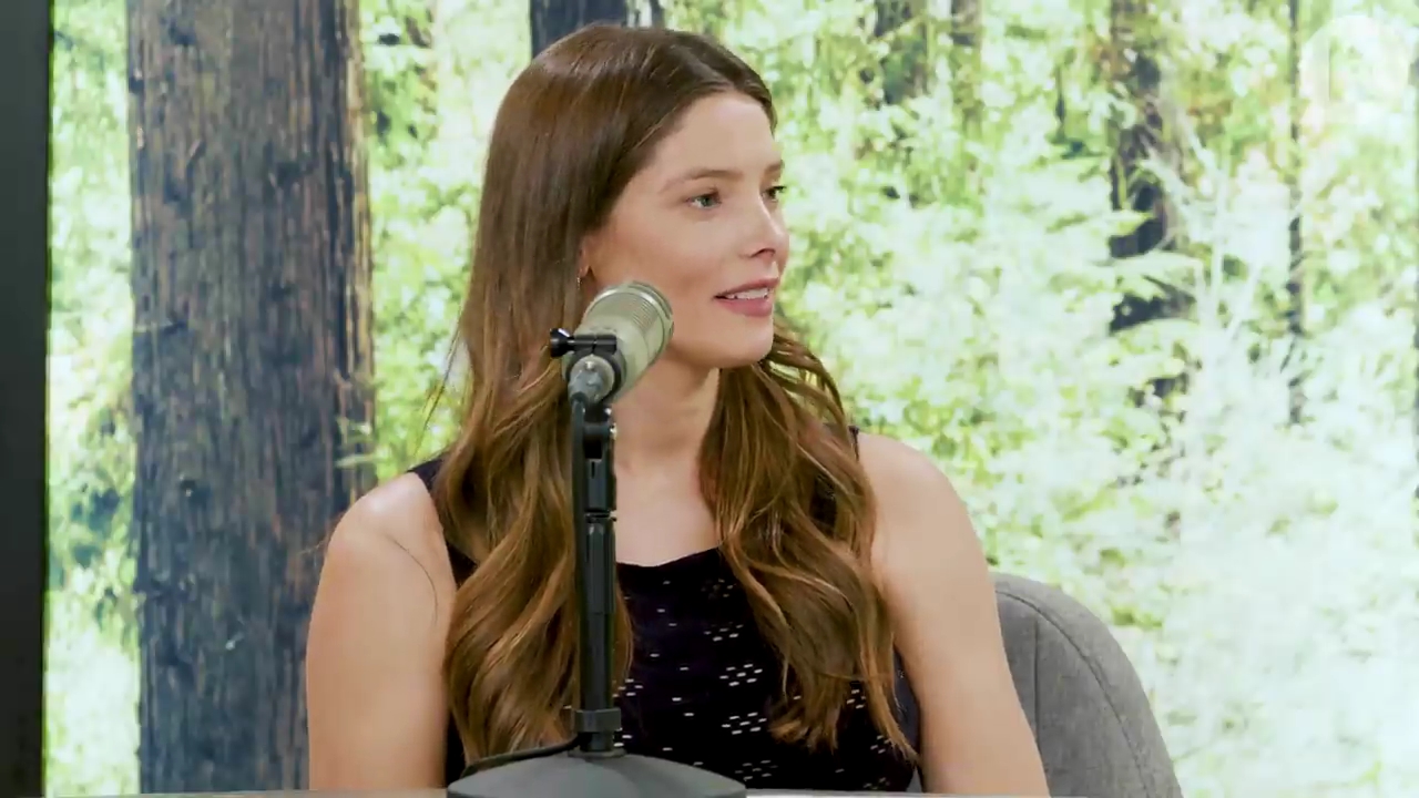 Ashley-Greene-dot-nl_TheTwilightEffect-JuliaJones0547.jpg