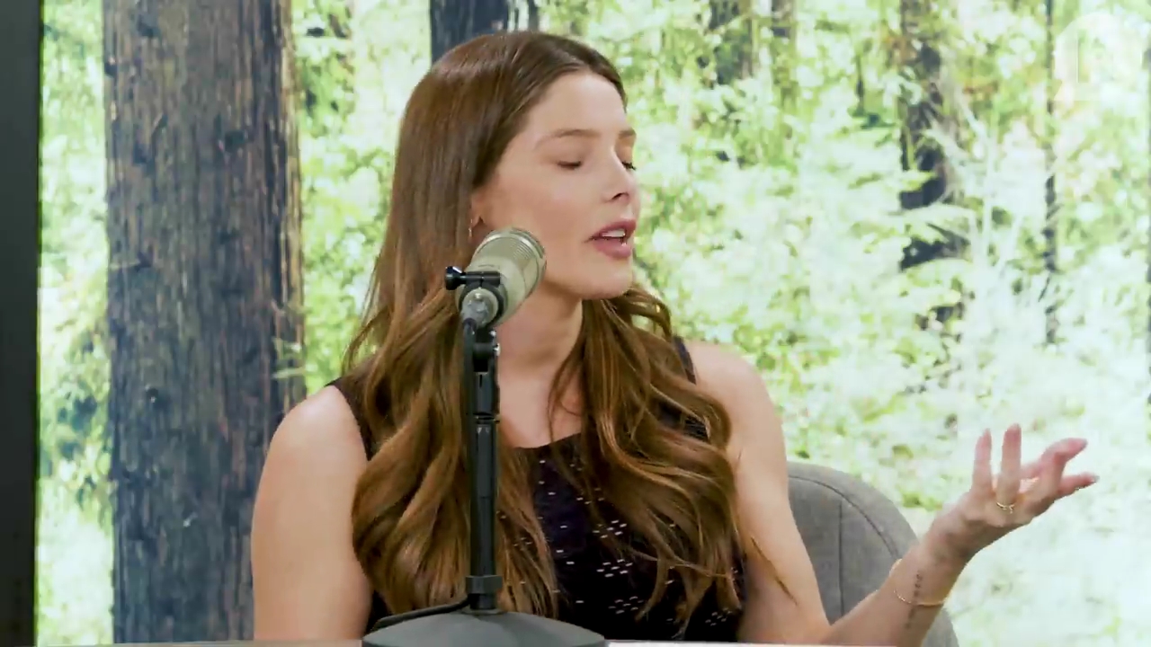 Ashley-Greene-dot-nl_TheTwilightEffect-JuliaJones0656.jpg