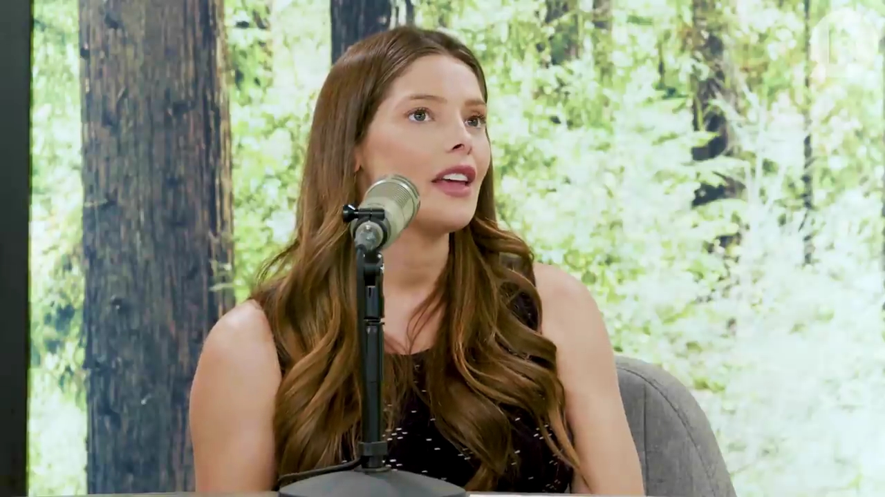 Ashley-Greene-dot-nl_TheTwilightEffect-JuliaJones1011.jpg