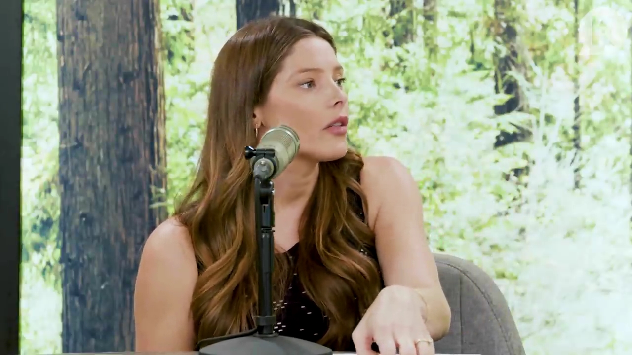 Ashley-Greene-dot-nl_TheTwilightEffect-JuliaJones1034.jpg