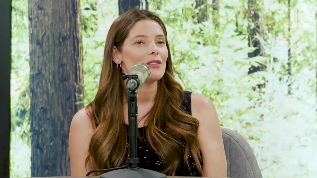 Ashley-Greene-dot-nl_TheTwilightEffect-JuliaJones2160.jpg