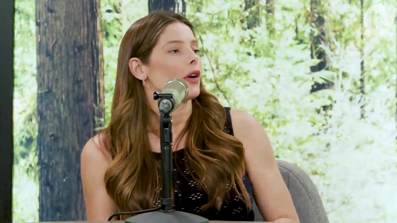 Ashley-Greene-dot-nl_TheTwilightEffect-JuliaJones2371.jpg
