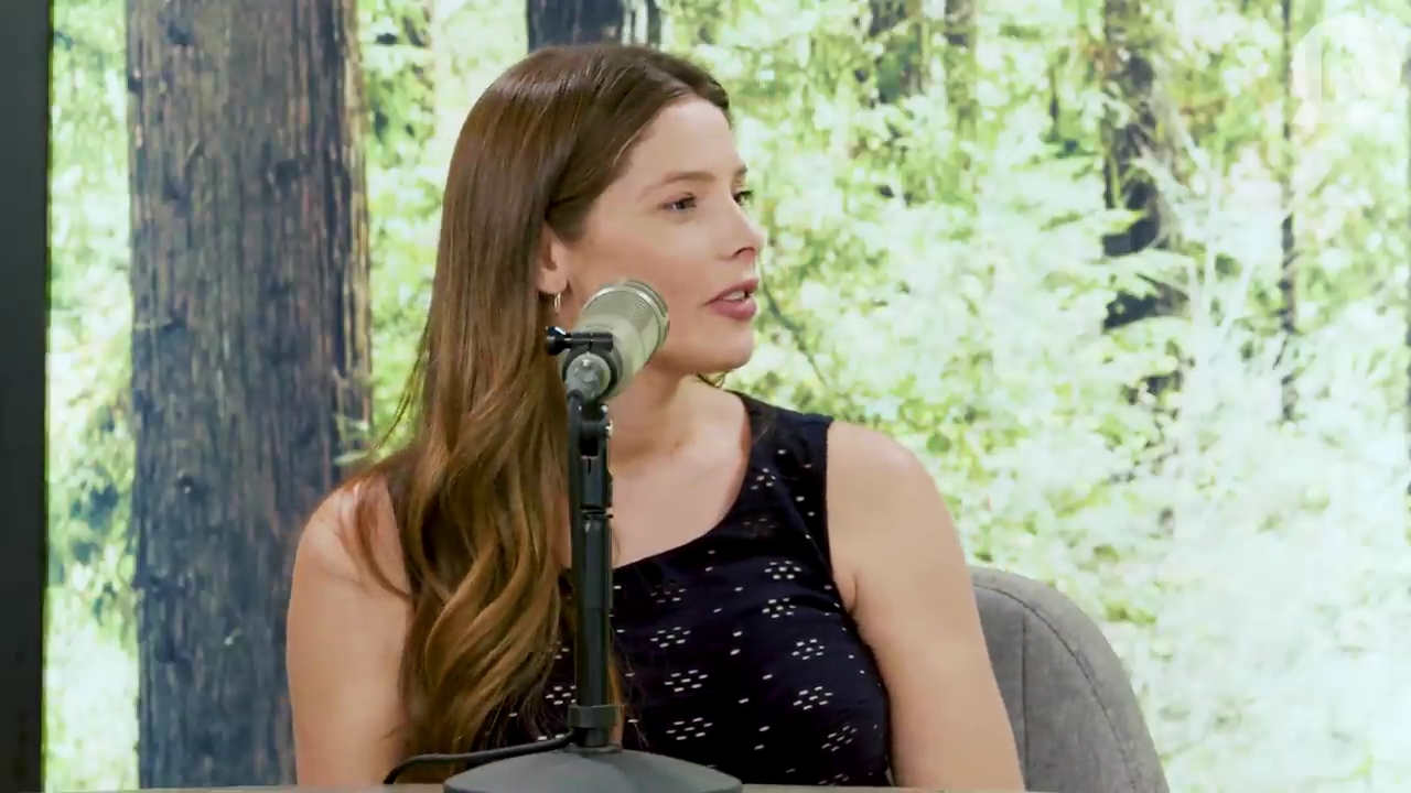 Ashley-Greene-dot-nl_TheTwilightEffect-JuliaJones2409.jpg