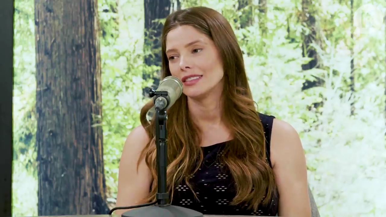 Ashley-Greene-dot-nl_TheTwilightEffect-JuliaJones3090.jpg
