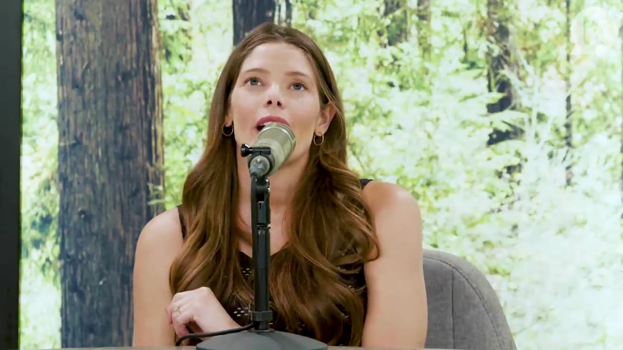 Ashley-Greene-dot-nl_TheTwilightEffect-JuliaJones3269.jpg