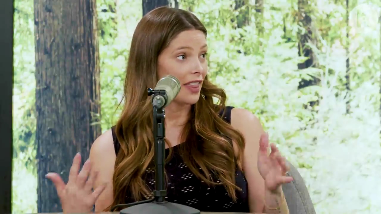 Ashley-Greene-dot-nl_TheTwilightEffect-JuliaJones3879.jpg