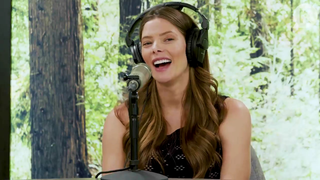 Ashley-Greene-dot-nl_TheTwilightEffect-JuliaJones4742.jpg
