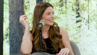 Ashley-Greene-dot-nl_TheTwilightEffect-JuliaJones0600.jpg