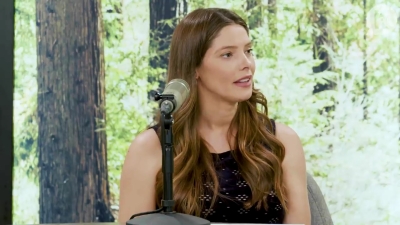 Ashley-Greene-dot-nl_TheTwilightEffect-JuliaJones0619.jpg