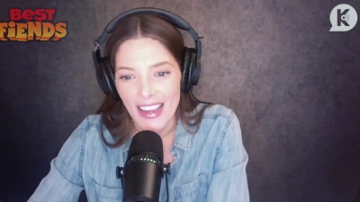Ashley-Greene-dot-nl_TheTwilightEffect-JuliaJones0731.jpg