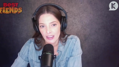 Ashley-Greene-dot-nl_TheTwilightEffect-JuliaJones0768.jpg