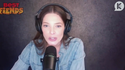 Ashley-Greene-dot-nl_TheTwilightEffect-JuliaJones0790.jpg
