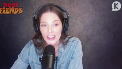 Ashley-Greene-dot-nl_TheTwilightEffect-JuliaJones0792.jpg
