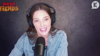 Ashley-Greene-dot-nl_TheTwilightEffect-JuliaJones0793.jpg