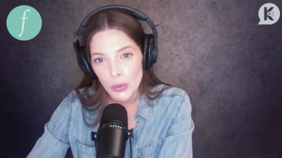 Ashley-Greene-dot-nl_TheTwilightEffect-JuliaJones0822.jpg