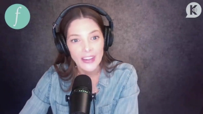 Ashley-Greene-dot-nl_TheTwilightEffect-JuliaJones0825.jpg