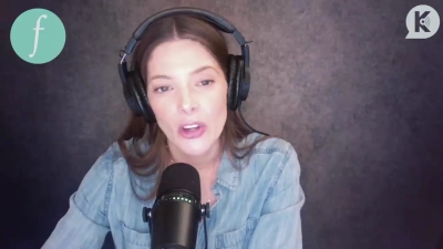 Ashley-Greene-dot-nl_TheTwilightEffect-JuliaJones0830.jpg