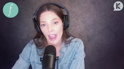 Ashley-Greene-dot-nl_TheTwilightEffect-JuliaJones0831.jpg