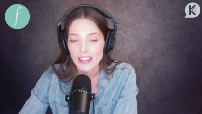 Ashley-Greene-dot-nl_TheTwilightEffect-JuliaJones0848.jpg