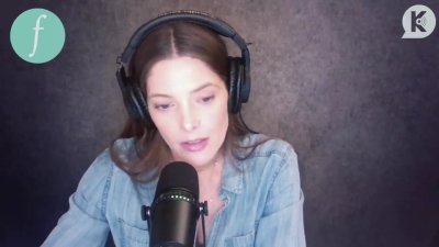 Ashley-Greene-dot-nl_TheTwilightEffect-JuliaJones0871.jpg