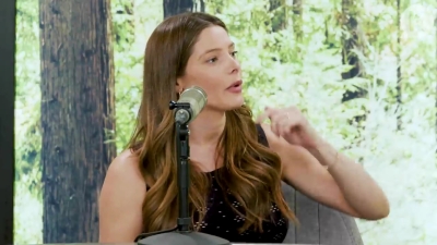 Ashley-Greene-dot-nl_TheTwilightEffect-JuliaJones0962.jpg