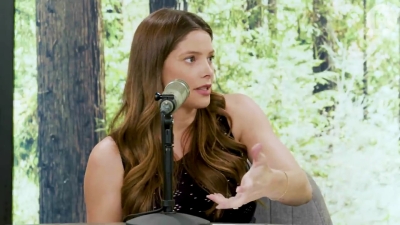 Ashley-Greene-dot-nl_TheTwilightEffect-JuliaJones0993.jpg